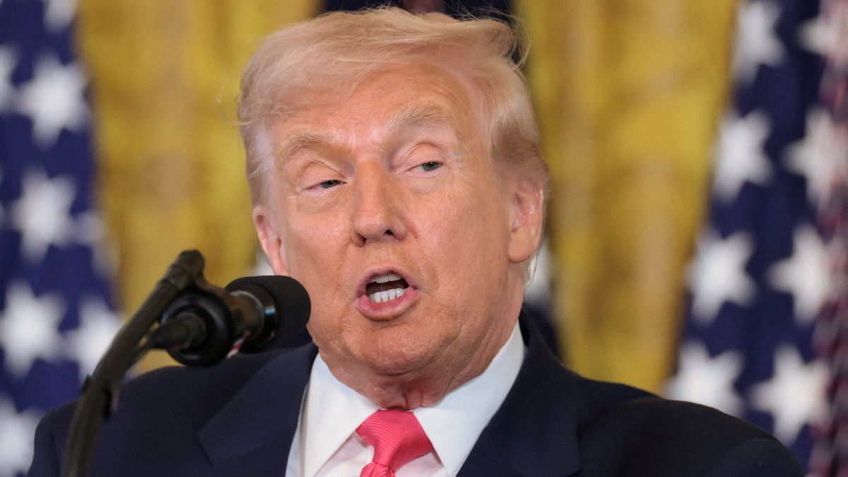 Trump chce žalovat BBC o více než 100 miliard